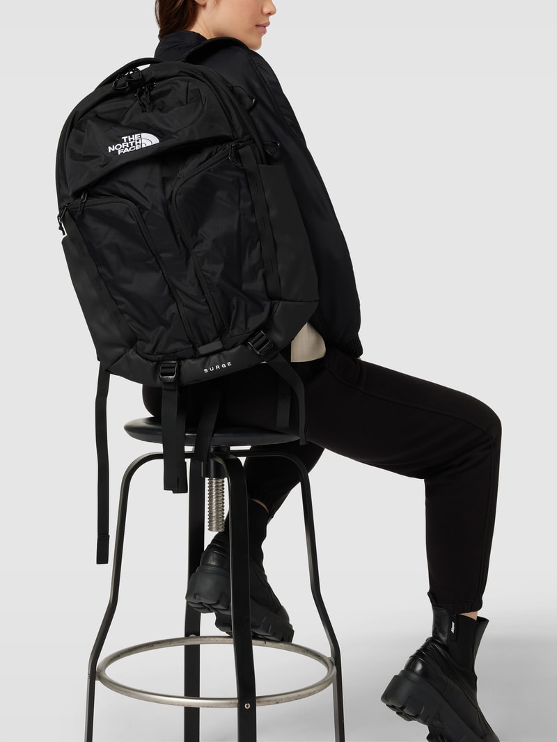 Rucksack mit Label-Stitching Modell 'SURGE' in schwarz