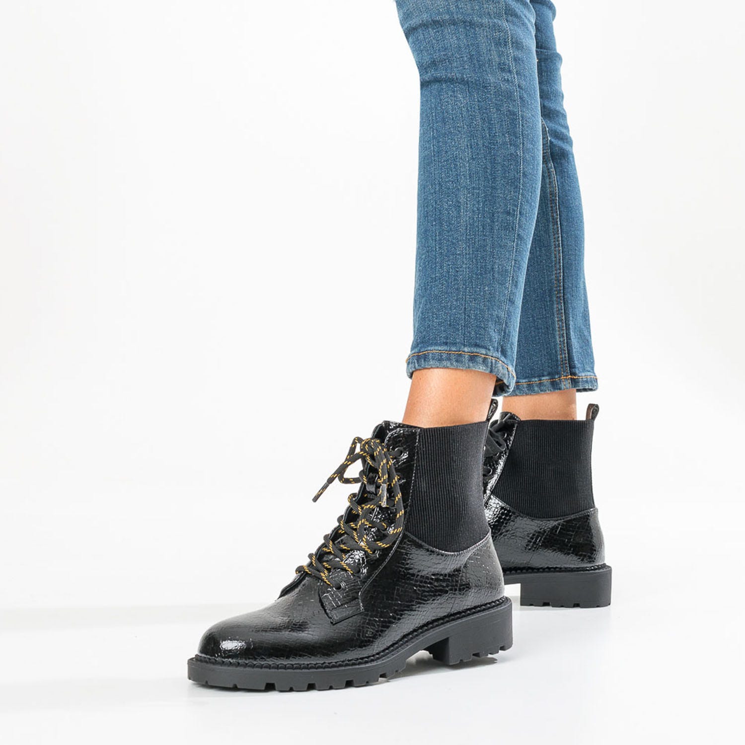 Bottine TEXTO noire vernie effet python