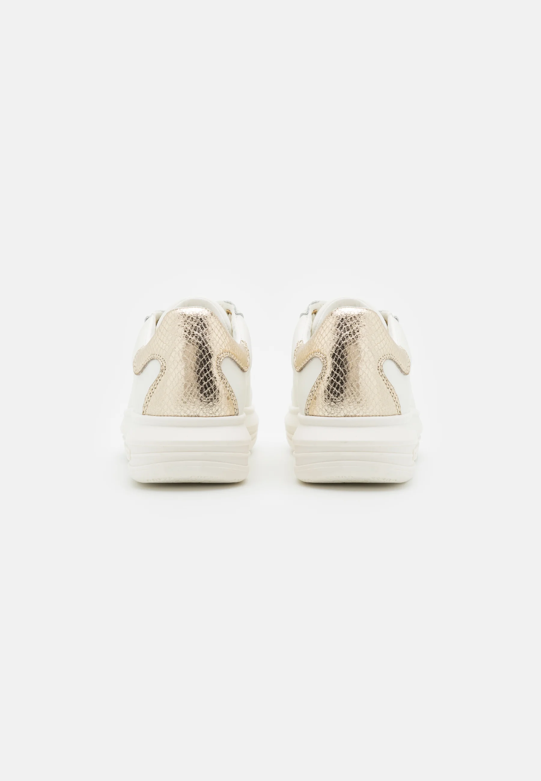 Guess VIBO - Zapatillas bajas