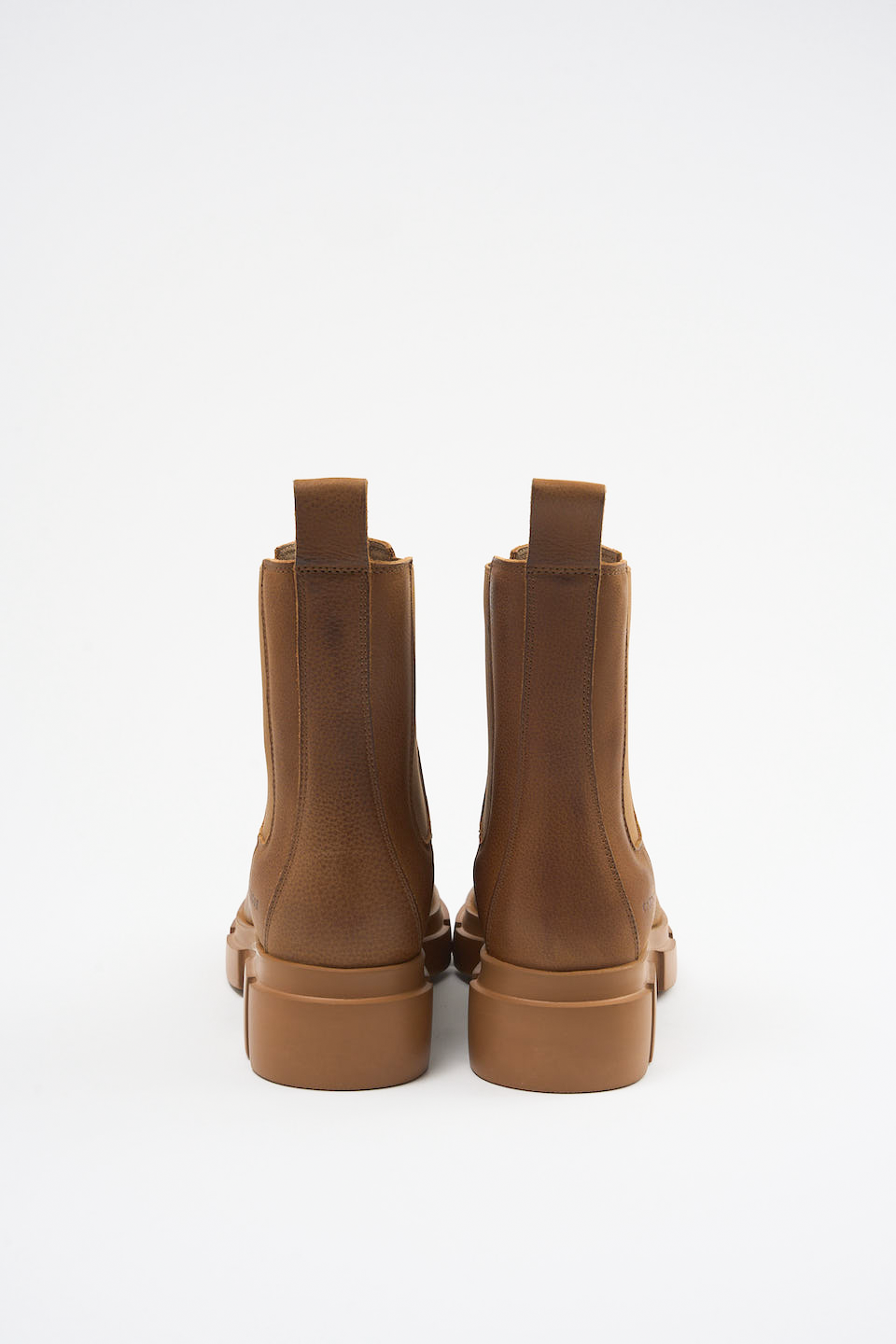 CPH570 waxed nabuc cognac