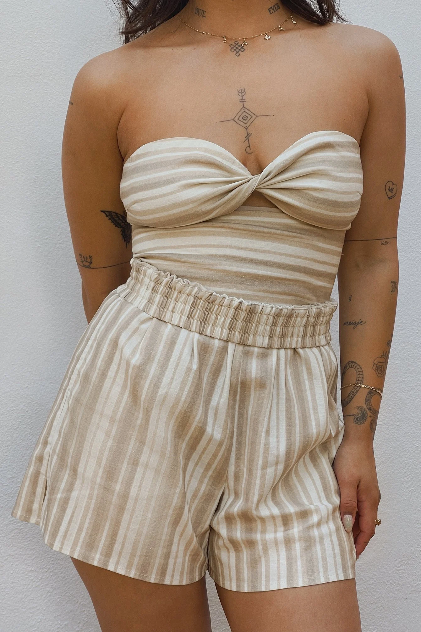 Gestreifte Shorts mit hoher Taille
