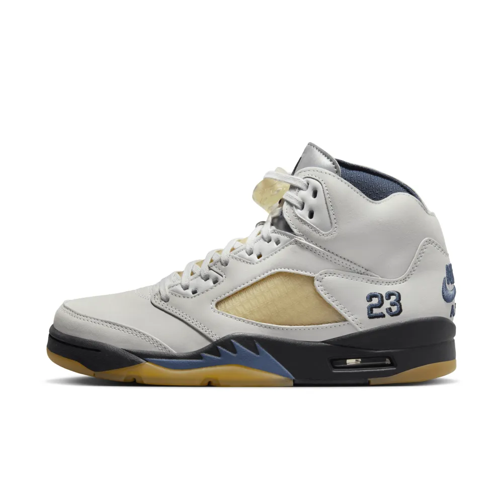 NIKE JORDAN A Ma Maniére X Air Jordan 5 Retro WMNS Photon Dust FZ5758-004 / weiss