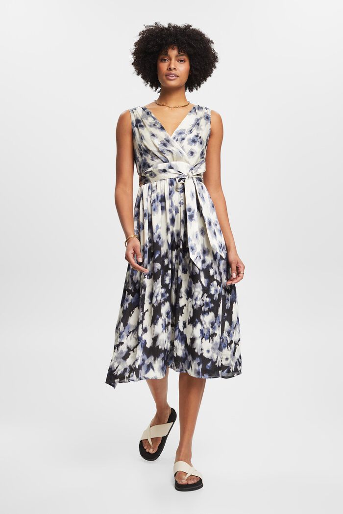 Midikleid aus Satin in Crinkle-Optik mit Blumenmuster