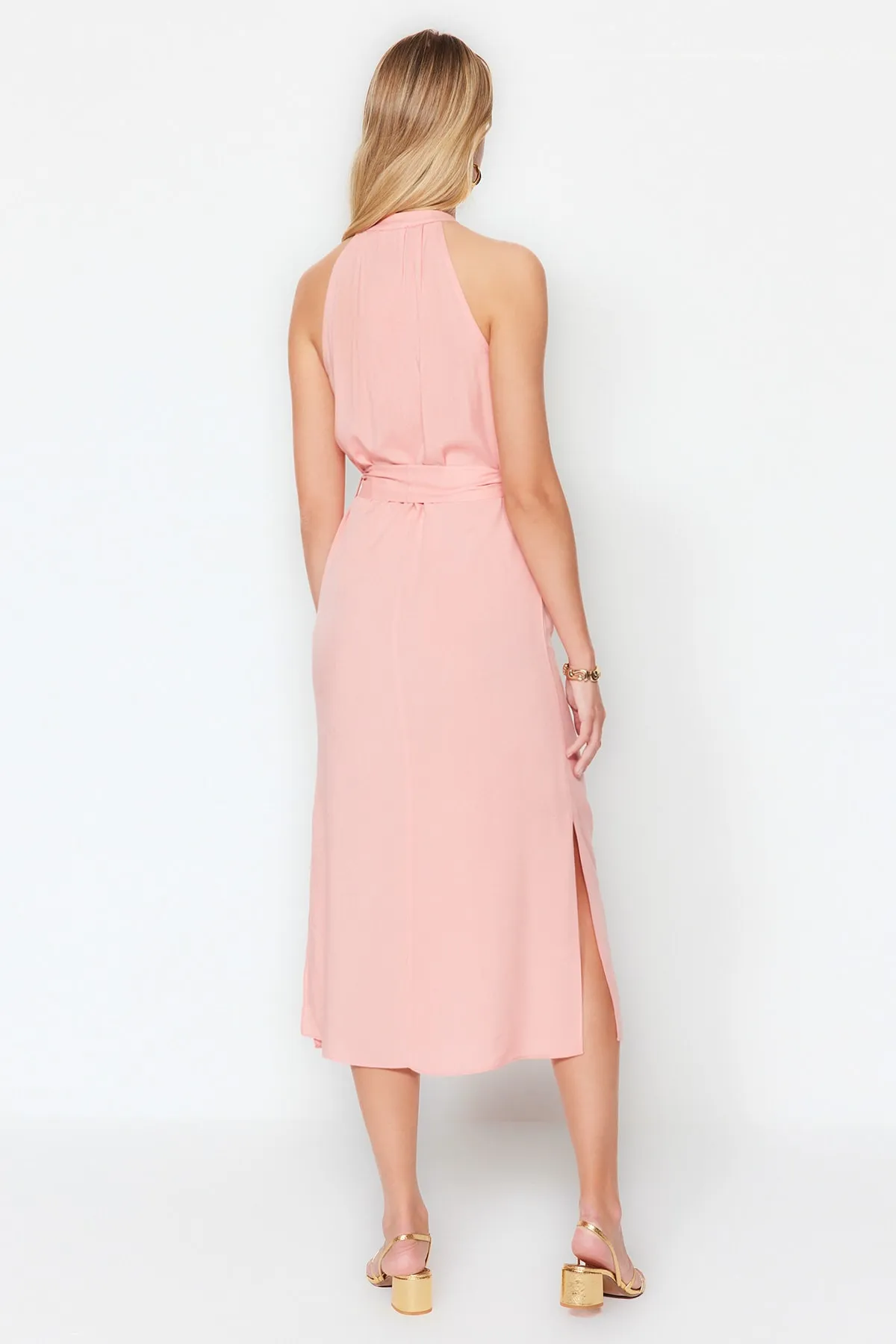 Trendyol Collection  Dusty Rose – Gewebtes Midi-Hemdkleid mit Gürtel TWOSS19XM0112