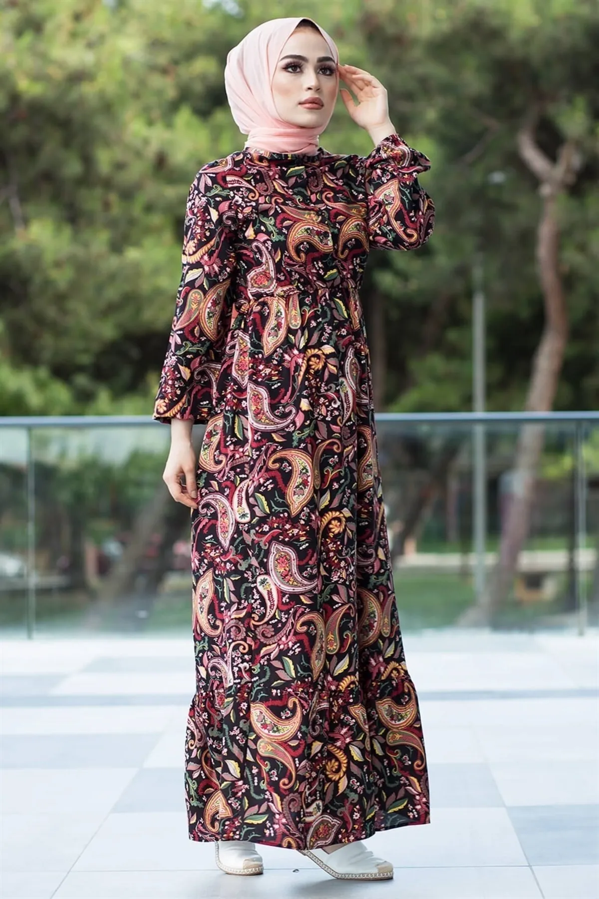InStyle  Gewebtes Hijab-Kleid mit Schalmuster - Schwarz