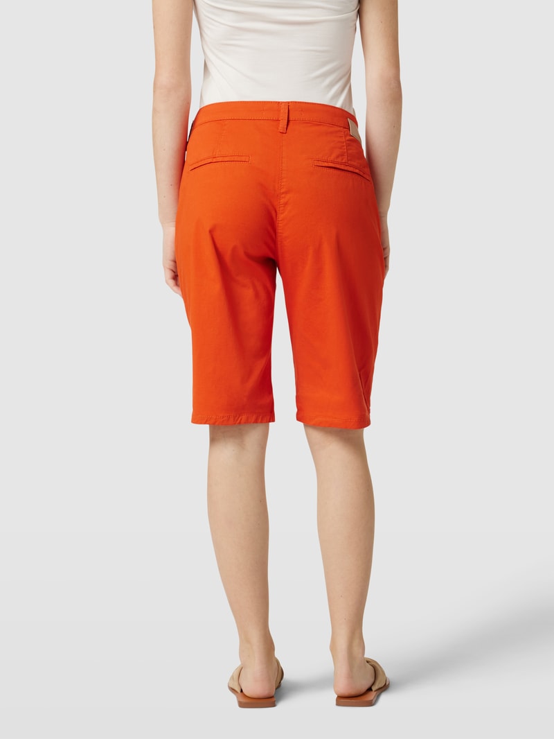 Chino-Shorts mit Allover-Print in orange