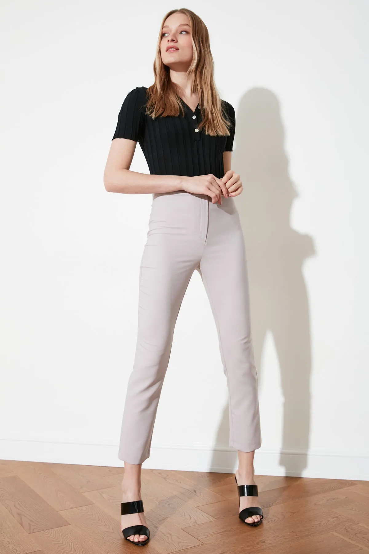 Trendyol Collection  Graue gewebte Zigarettenhose TWOSS20PL0075