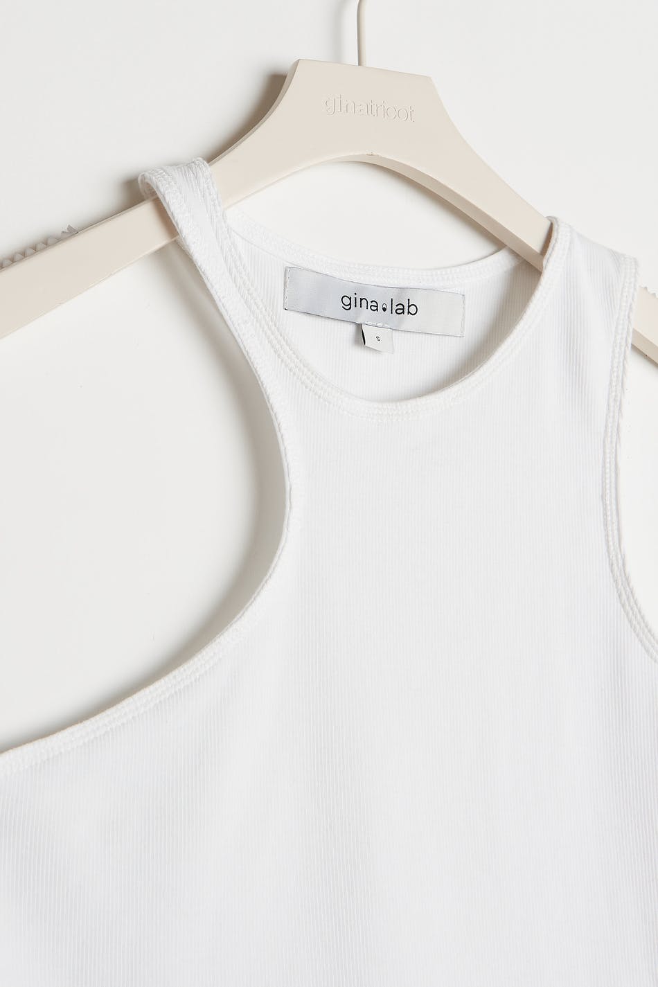 Cutout tanktop