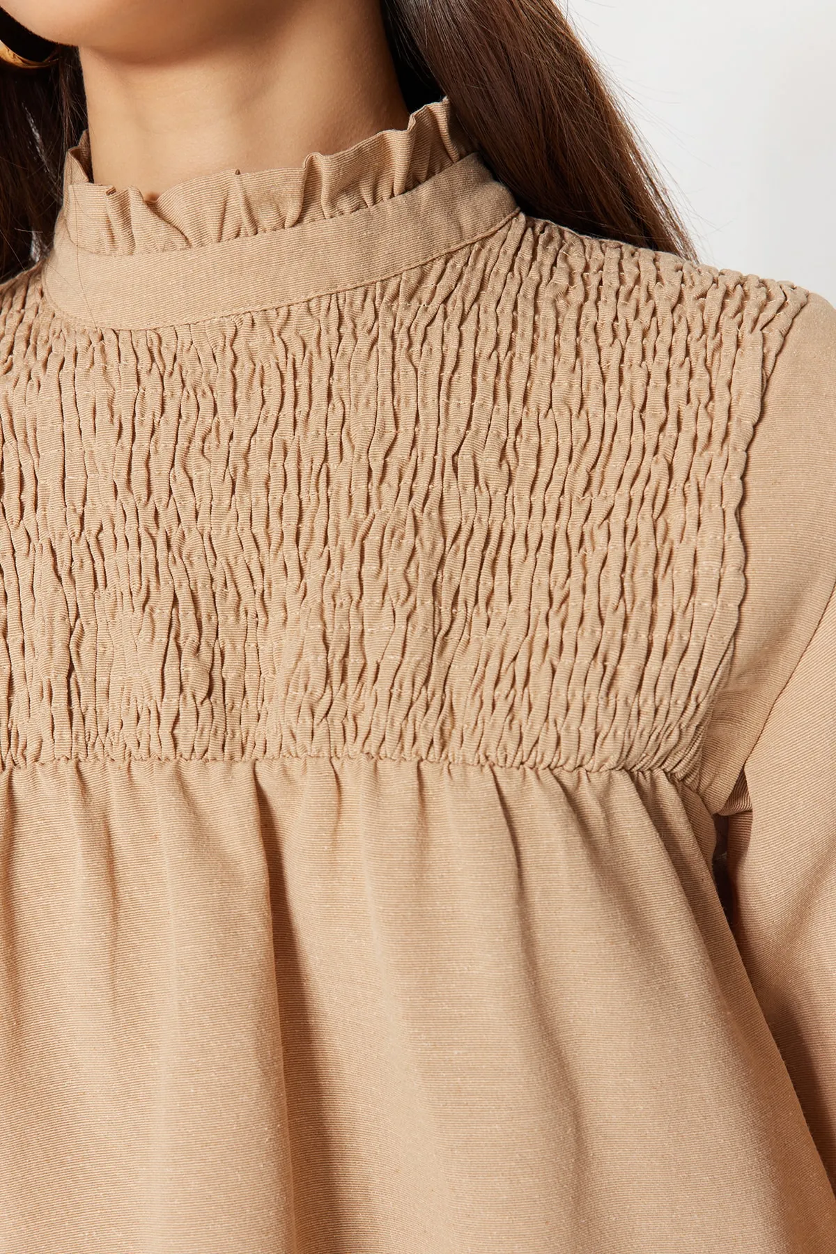 Trendyol Modest  Beiges Tunika-Hosen-Set mit Gipe-Detail in Leinenoptik TCTSS23US00075