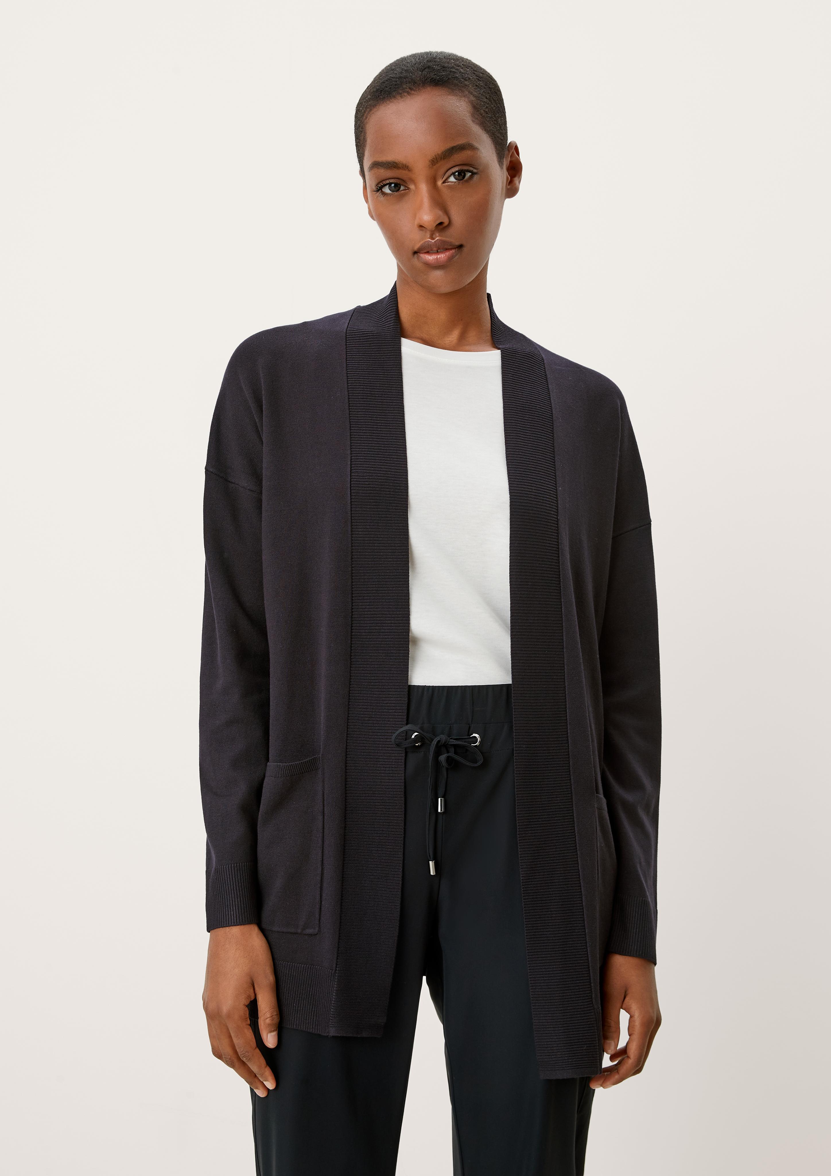 Cardigan aus Feinstrick  01.899.64.X047-9999