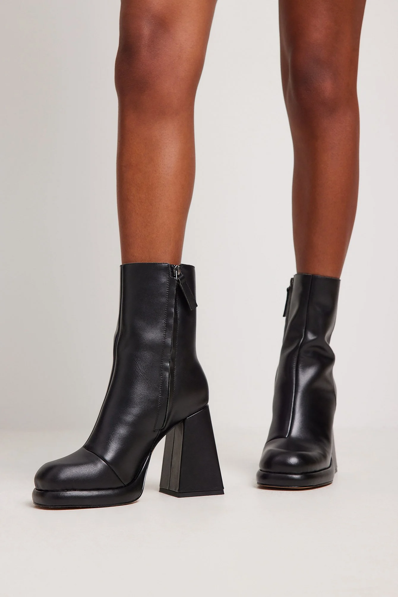 Plateau-Stiefel mit hohem Absatz