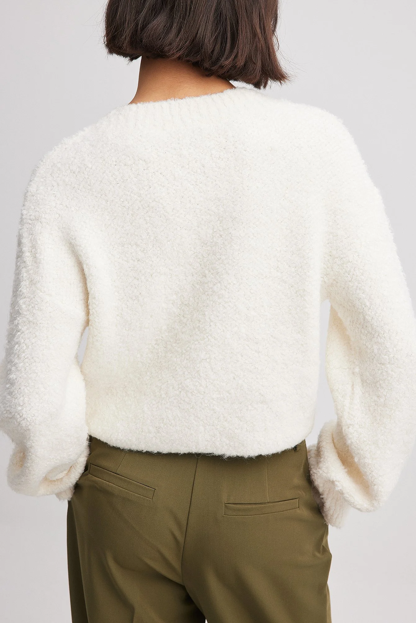 Crop-Strickpullover mit V-Ausschnitt