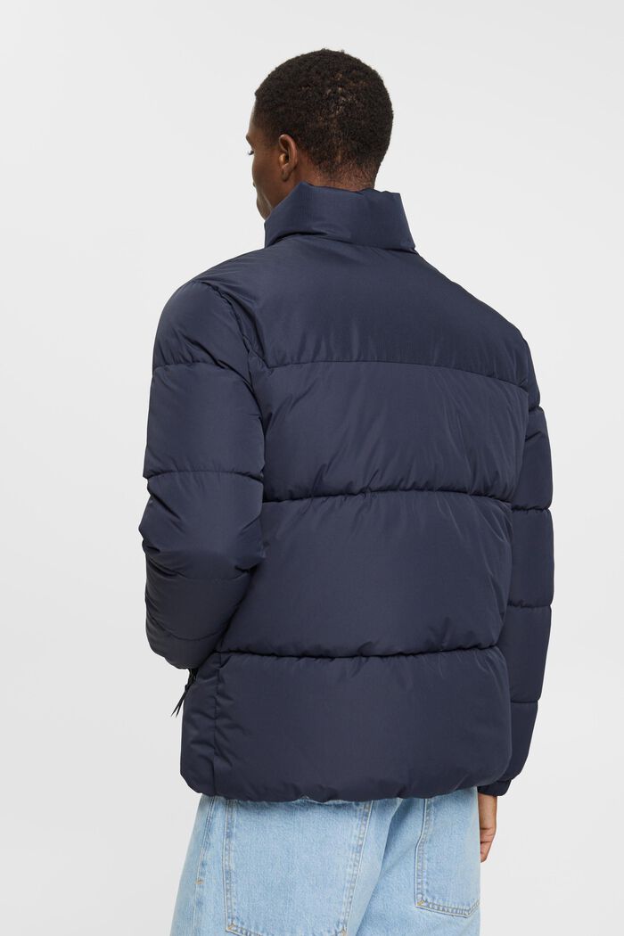 Steppjacke mit hohem Kragen