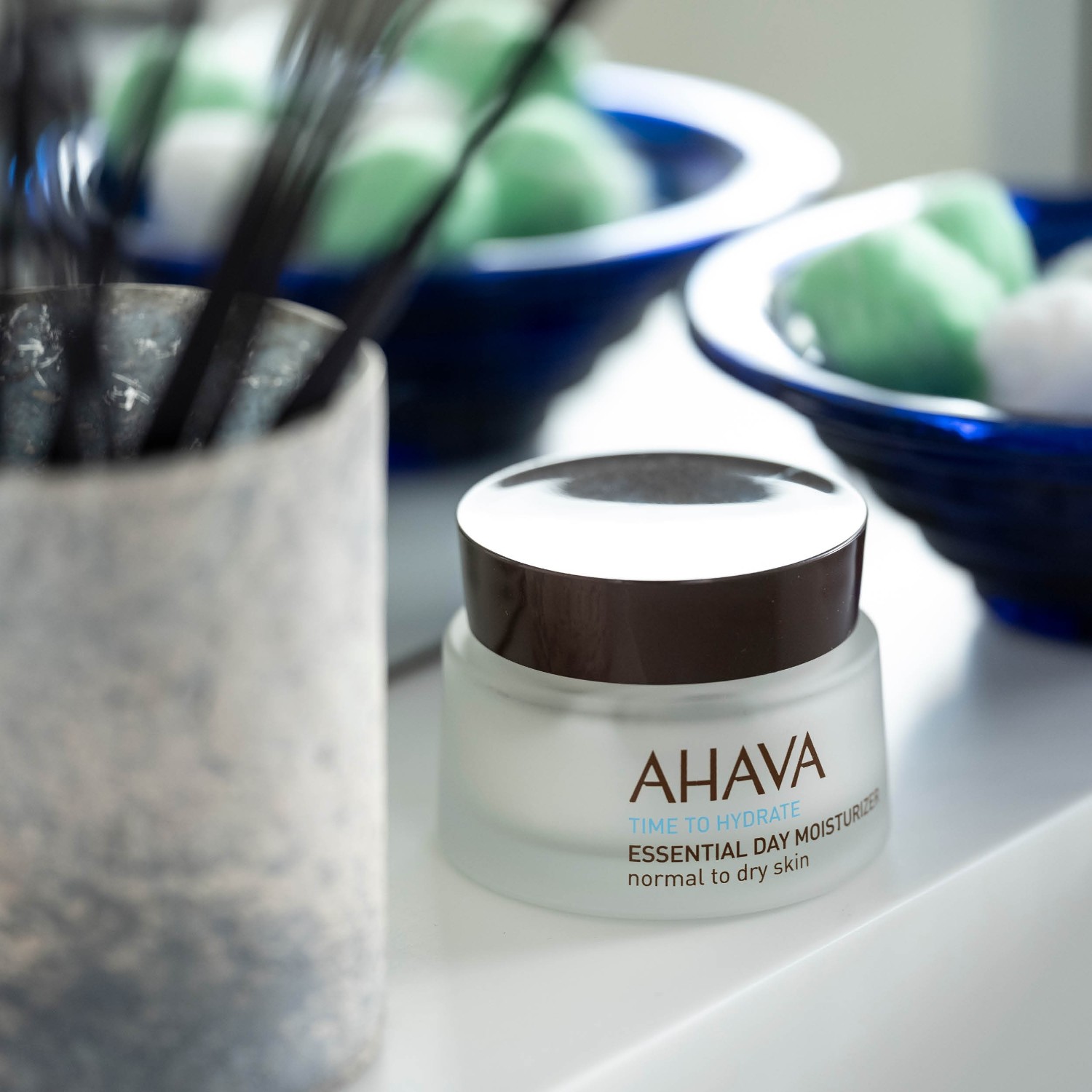 AHAVA Essential Day Moisturiser pre normálnu až suchú pleť