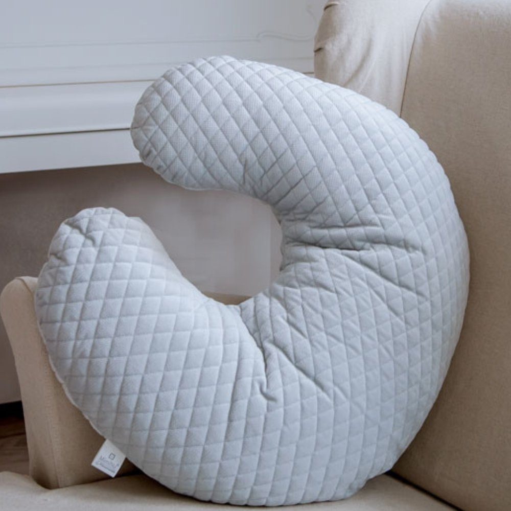 Memola Stillkissen Das Stillkissen in Beige, 1-tlg., Memola 3-in-1, Einfache Stillhilfe - weiches, strapazierfähiges Samt-Stillkissen