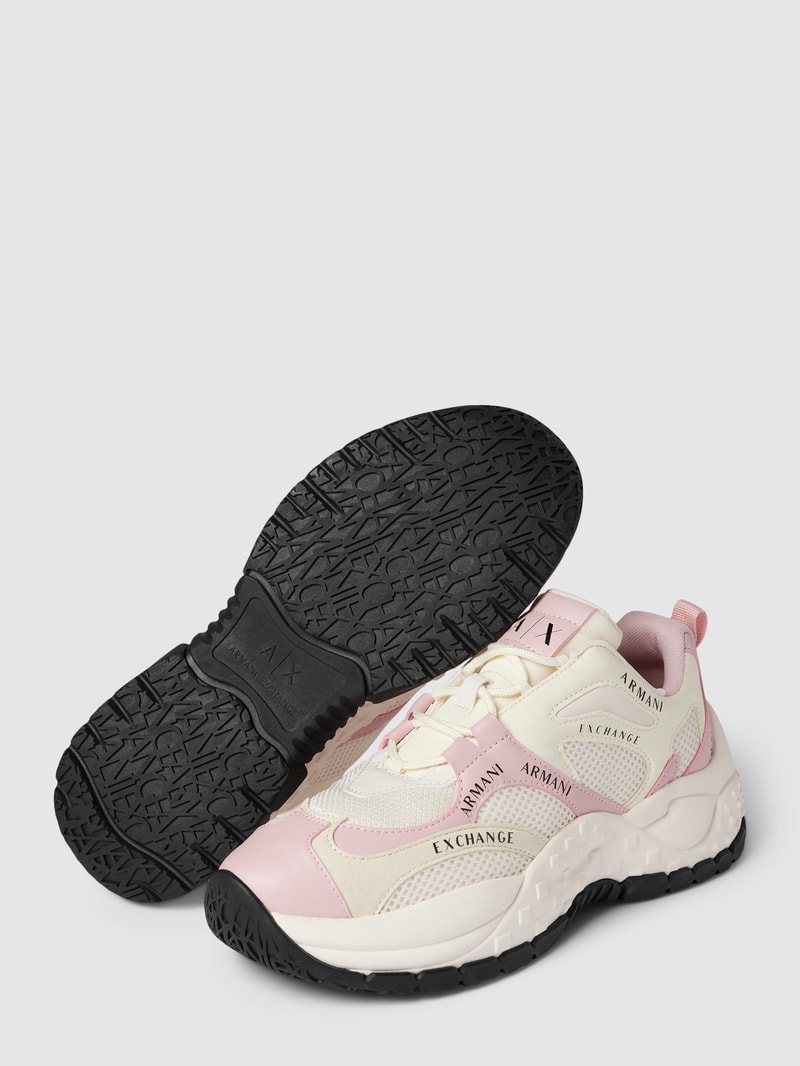 Sneaker mit Label-Details in hellrosa