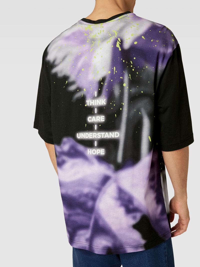 T-Shirt mit Label-Patch Modell 'Timono Lotus' in schwarz