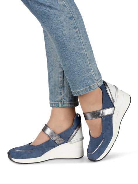 Klettslipper mit besonders hohem Keilabsatz