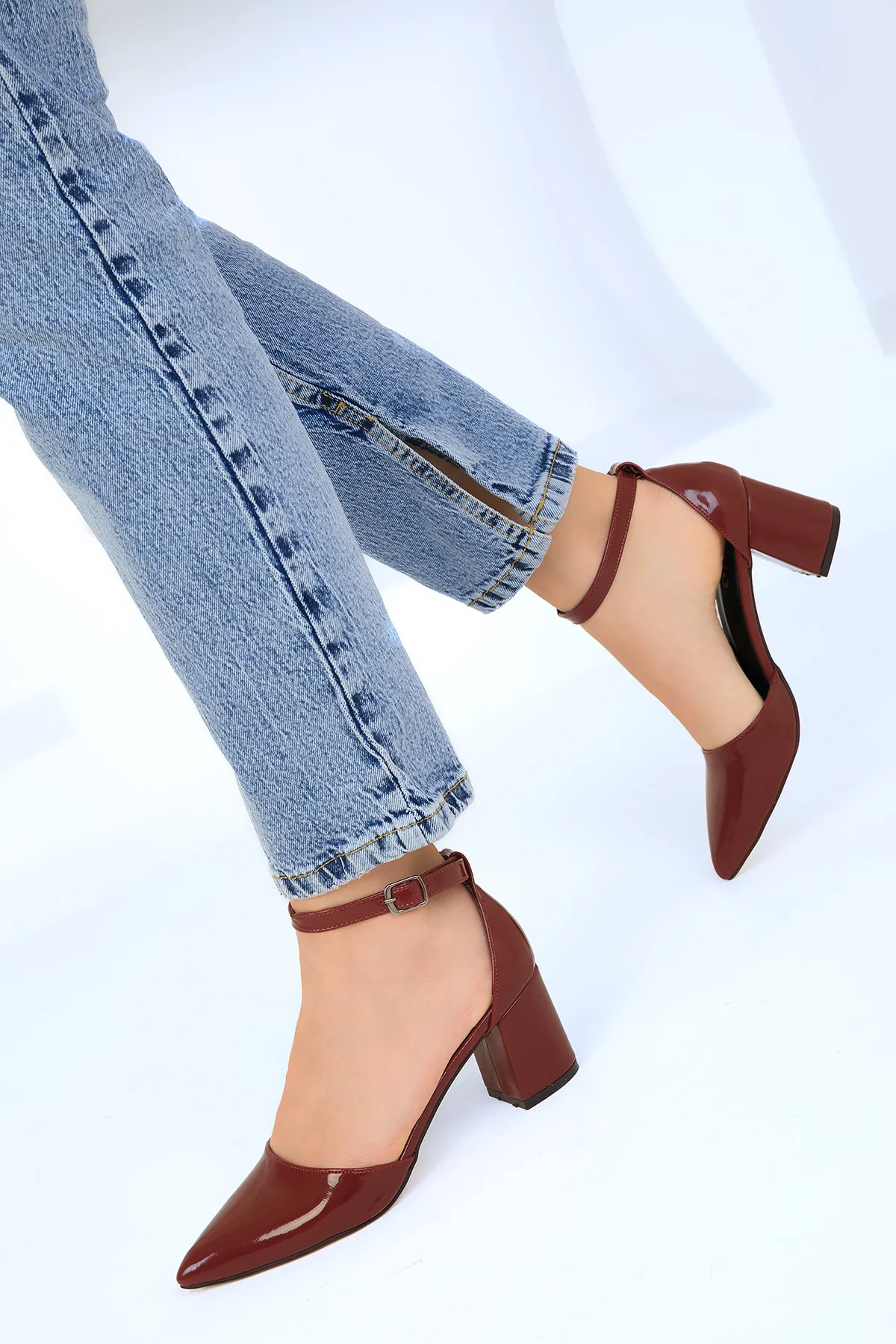 SOHO  Weinrote Lacklederschuhe für Damen mit klassischem Absatz 16823