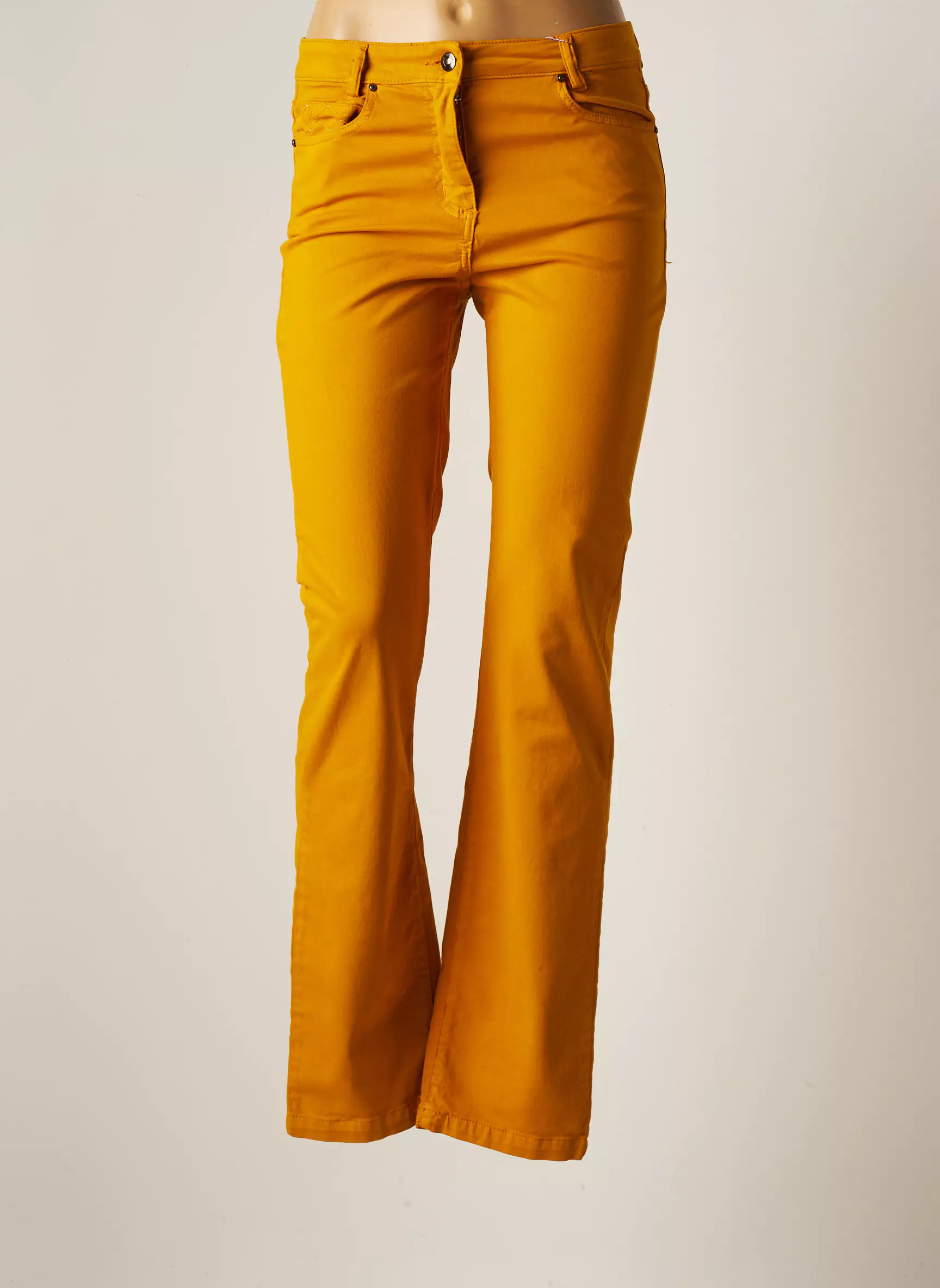 Julie Guerlande Pantalons Slim Femme couleur jaune