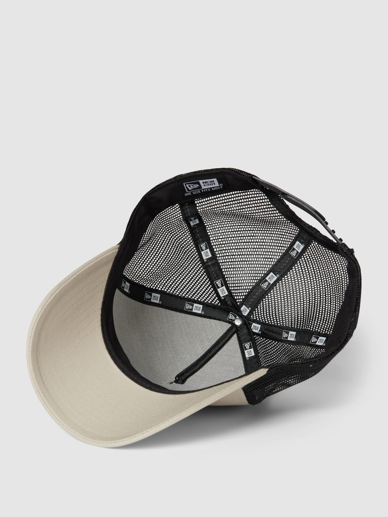 Trucker Cap in Two-Tone-Machart Modell 'STATE PATCH' in stein
