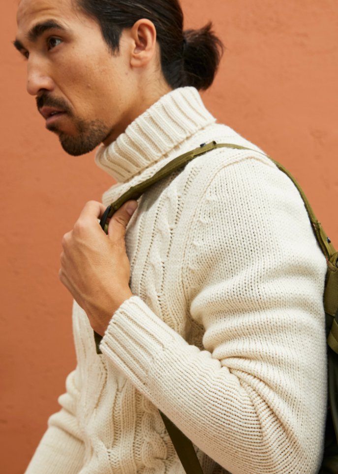 Rollkragenpullover mit Zopfmuster