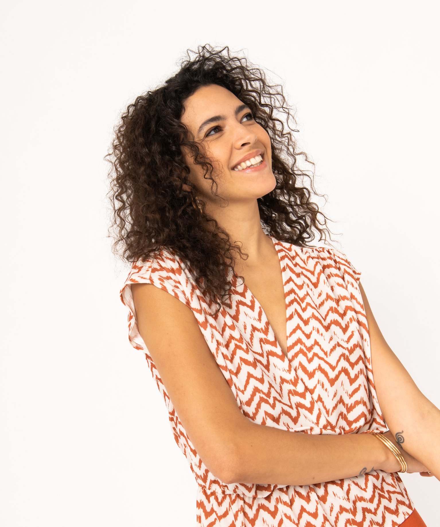 Tee-shirt à manches courtes forme cache-coeur femme imprime | GEMO