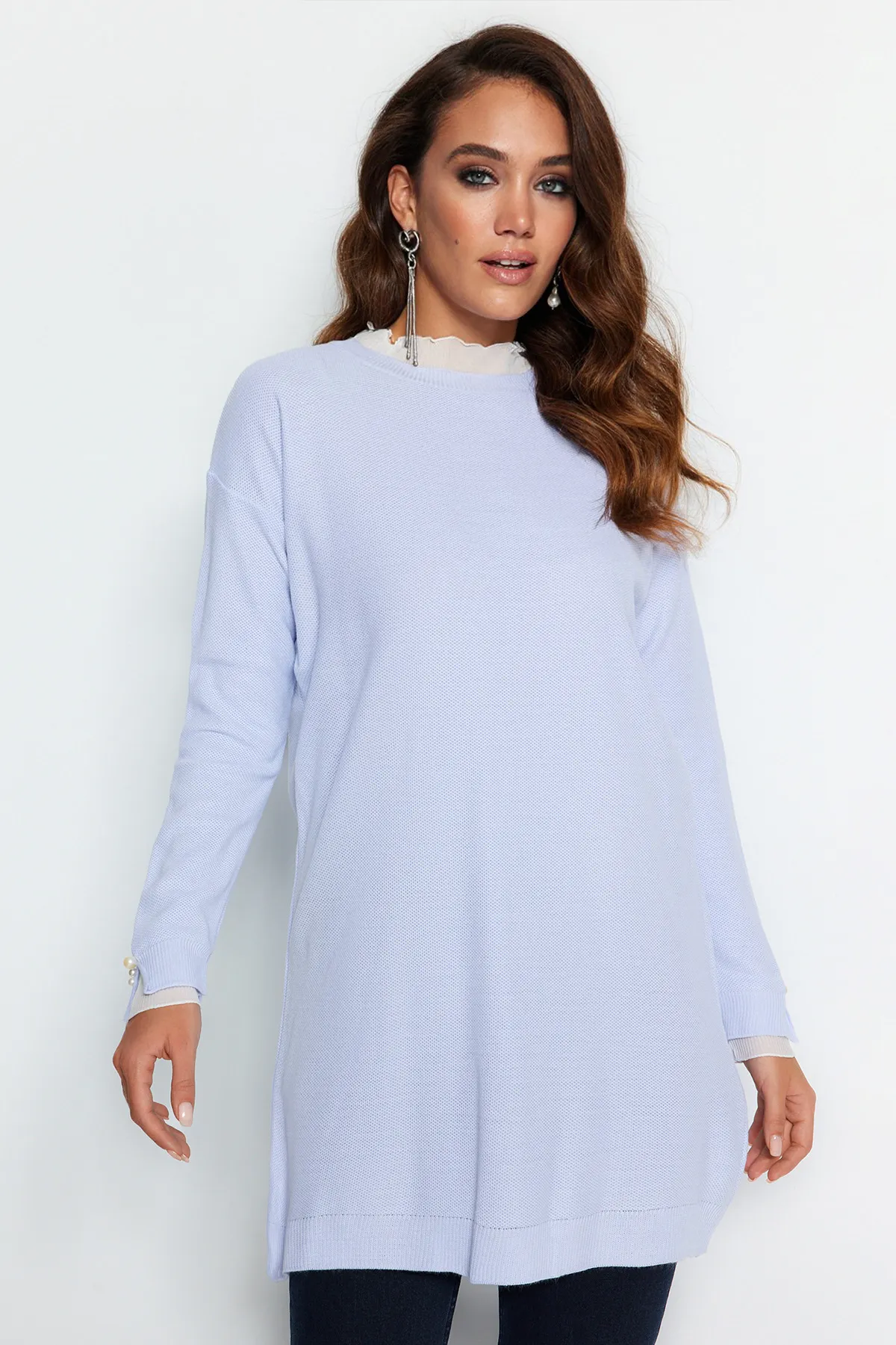 Trendyol Modest  Hellblauer Strickpullover mit Perlendetails und Ärmeln TCTAW23AK00027