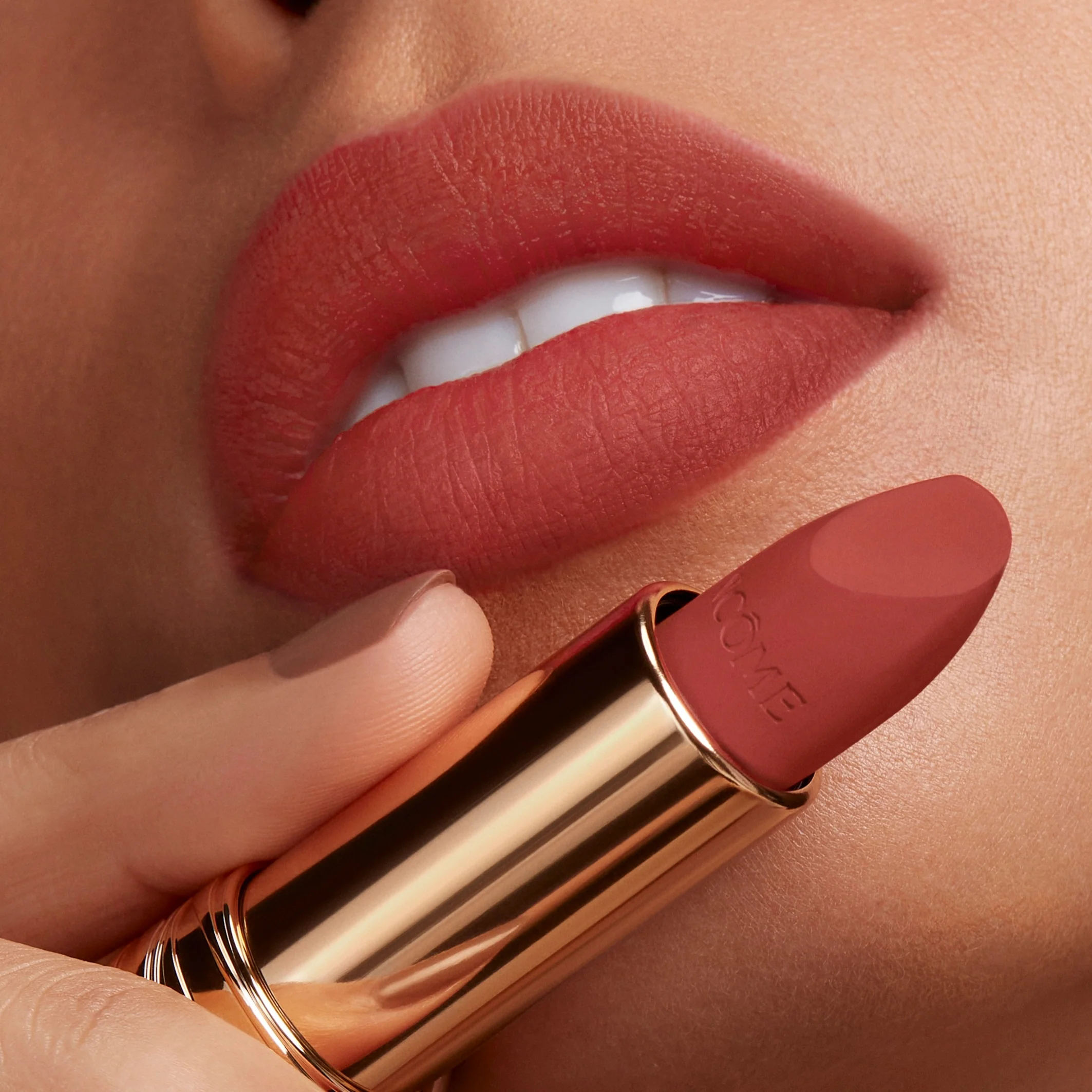 L'Absolu Rouge Intimatte Lips - matný rúž, rúž