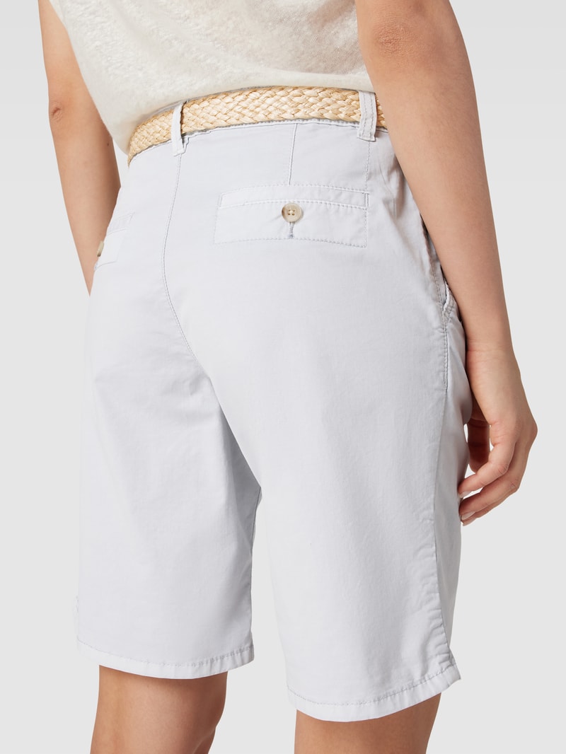 Shorts mit Gürtel in hellblau