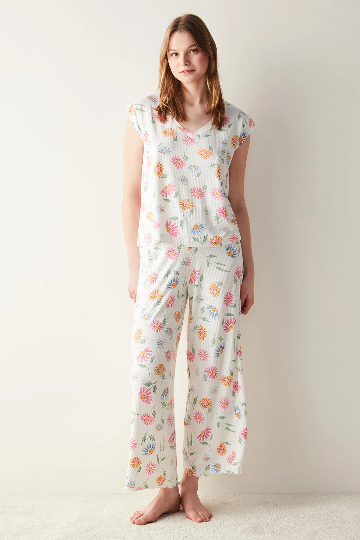 Penti  Cremefarbenes T-Shirt-Pyjama-Oberteil mit Flora-Print