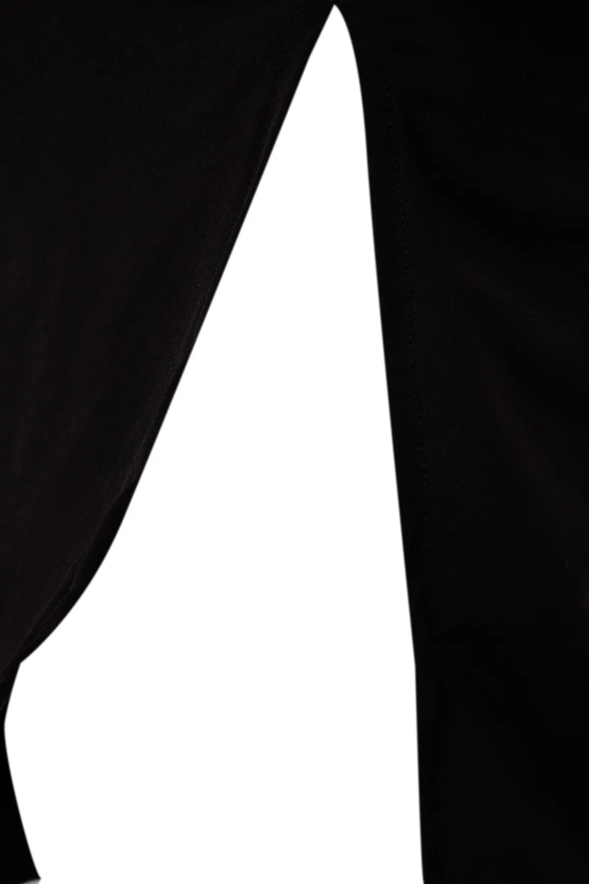 Trendyol Collection  Schwarzes, gerafftes, figurbetontes, langärmliges, dehnbares Midi-Strickkleid mit quadratischem Ausschnitt TWOAW24EL00598