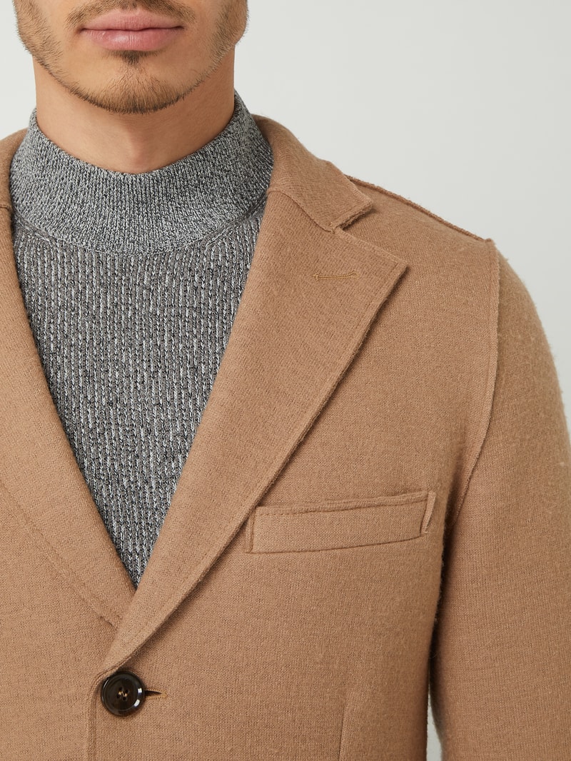 Wollmantel aus Schurwollmischung in camel