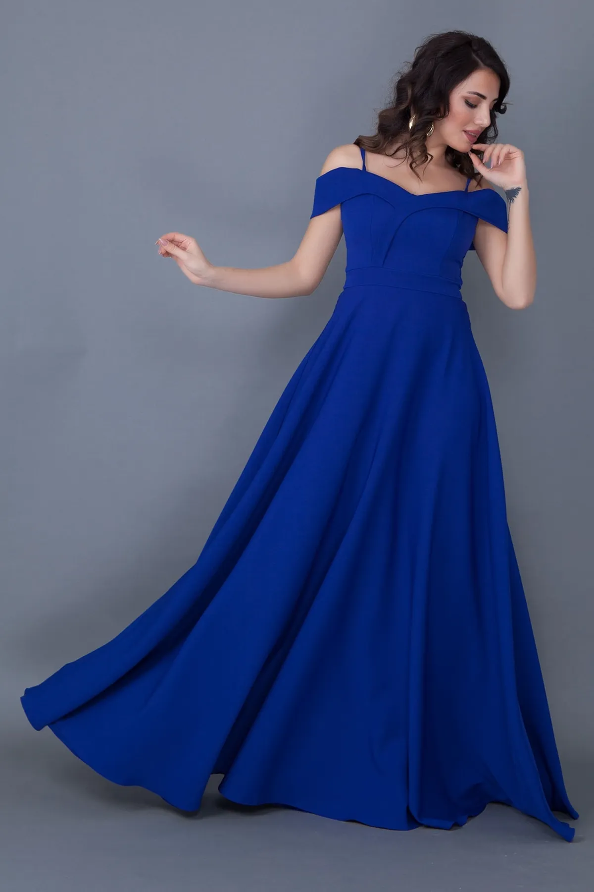 lovebox  Trägerloses, schulterfreies, zweireihiges, maxilanges Abendkleid in Saks-Blau
