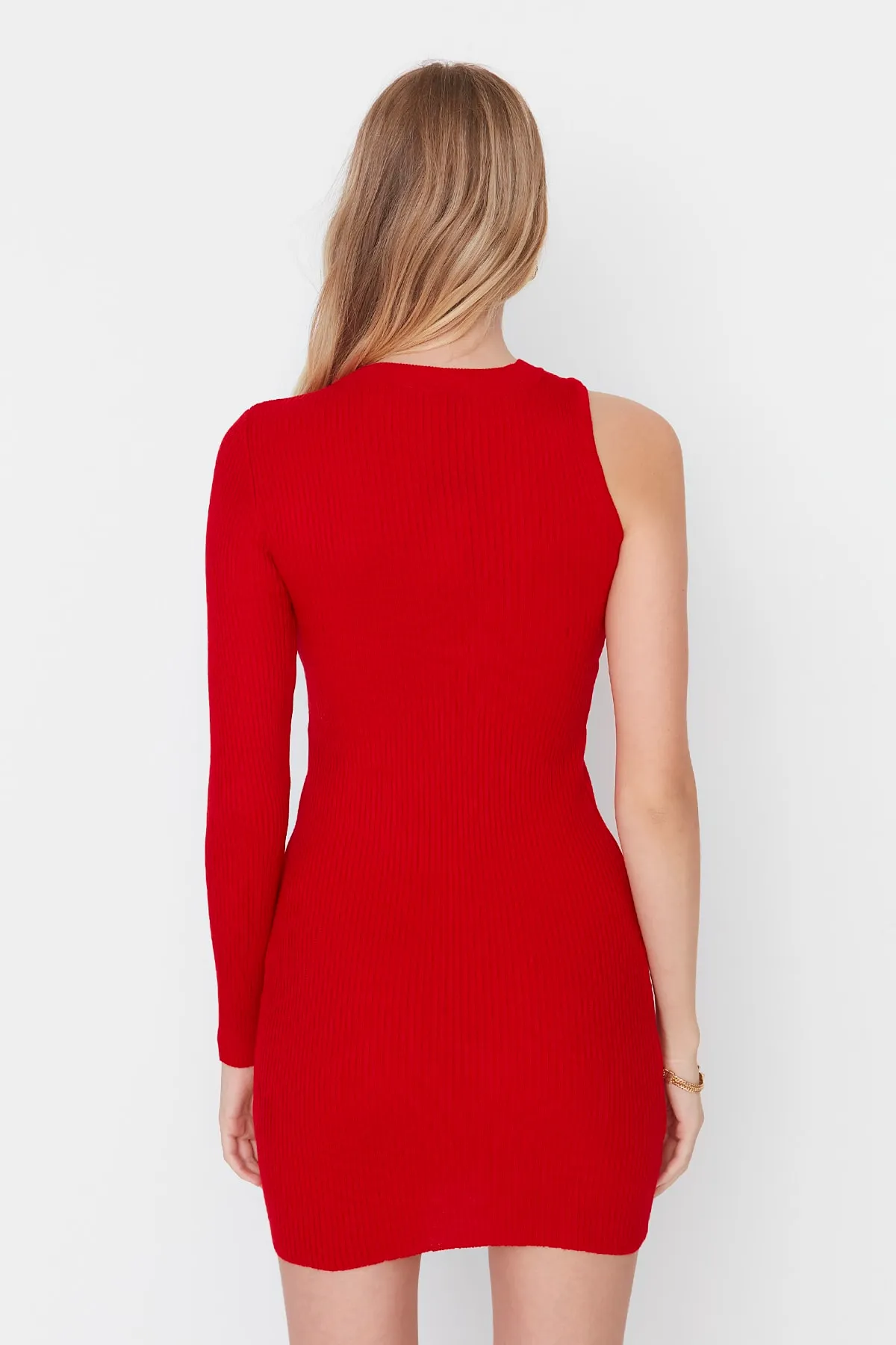 Trendyol Collection  Rotes, detailliertes Strickkleid mit Ausschnitten TWOAW23EL00074