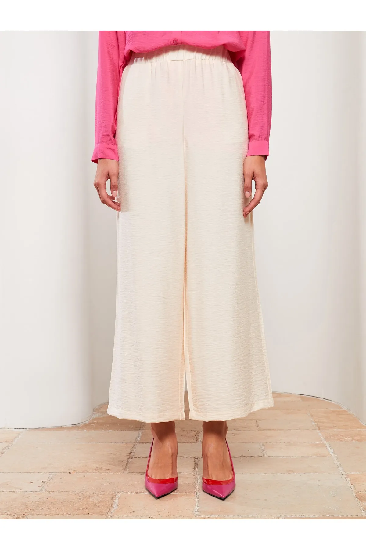 LC Waikiki  Gerade geschnittene Damenhose mit Standard-Passform