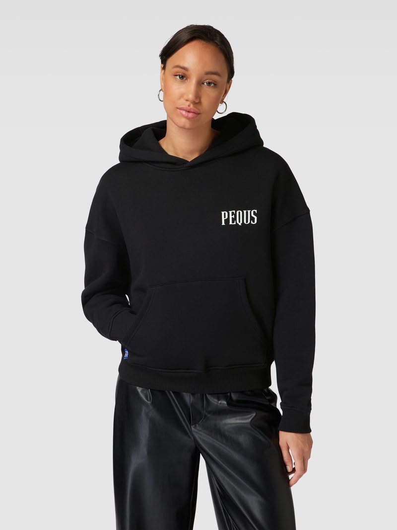 Hoodie mit Label-Print Modell 'Island of Heartbreaks' in schwarz