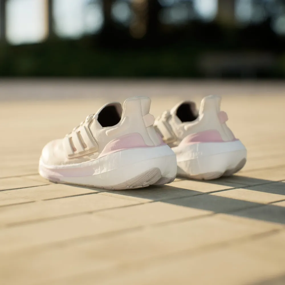 adidas Ultraboost Light IE5839 / weiss