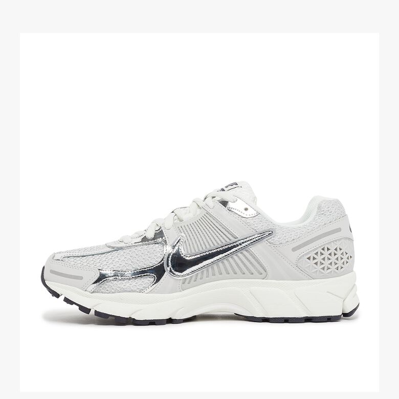 NIKE Wmns Zoom Vomero 5 