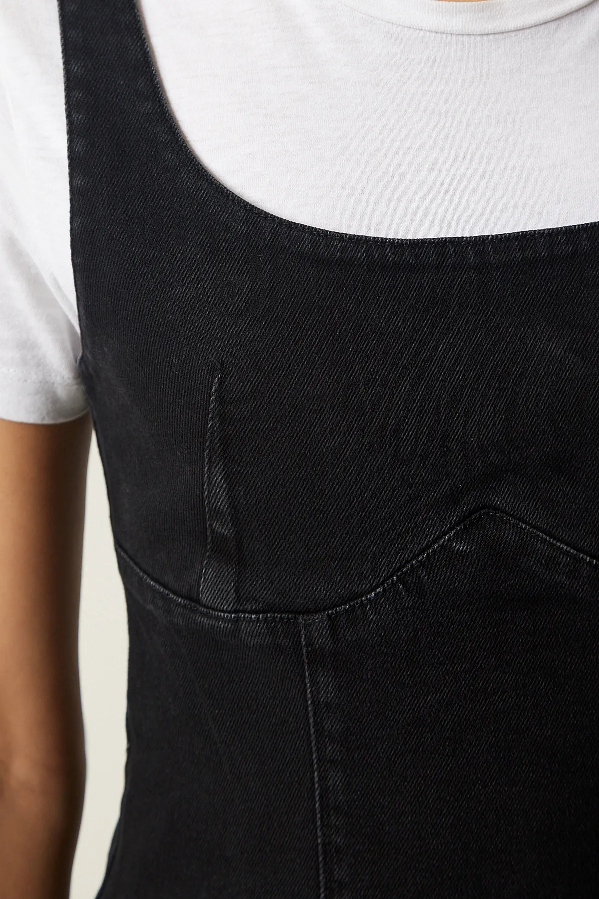 Happiness İstanbul  Schwarzes Midi-Jeanskleid mit Reißverschlussträgern für Damen OK00061