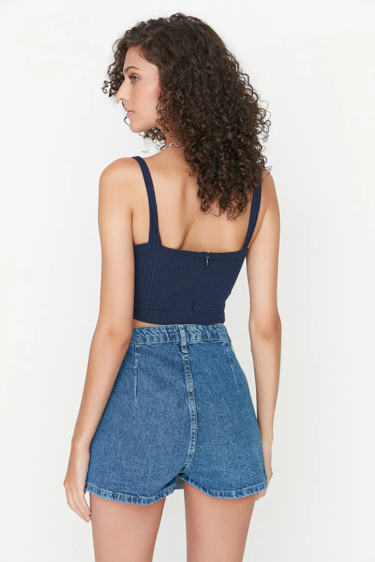 Trendyol Collection  Blauer, plissierter Denim-Shortsrock mit normaler Taille TWOSS22SR00163