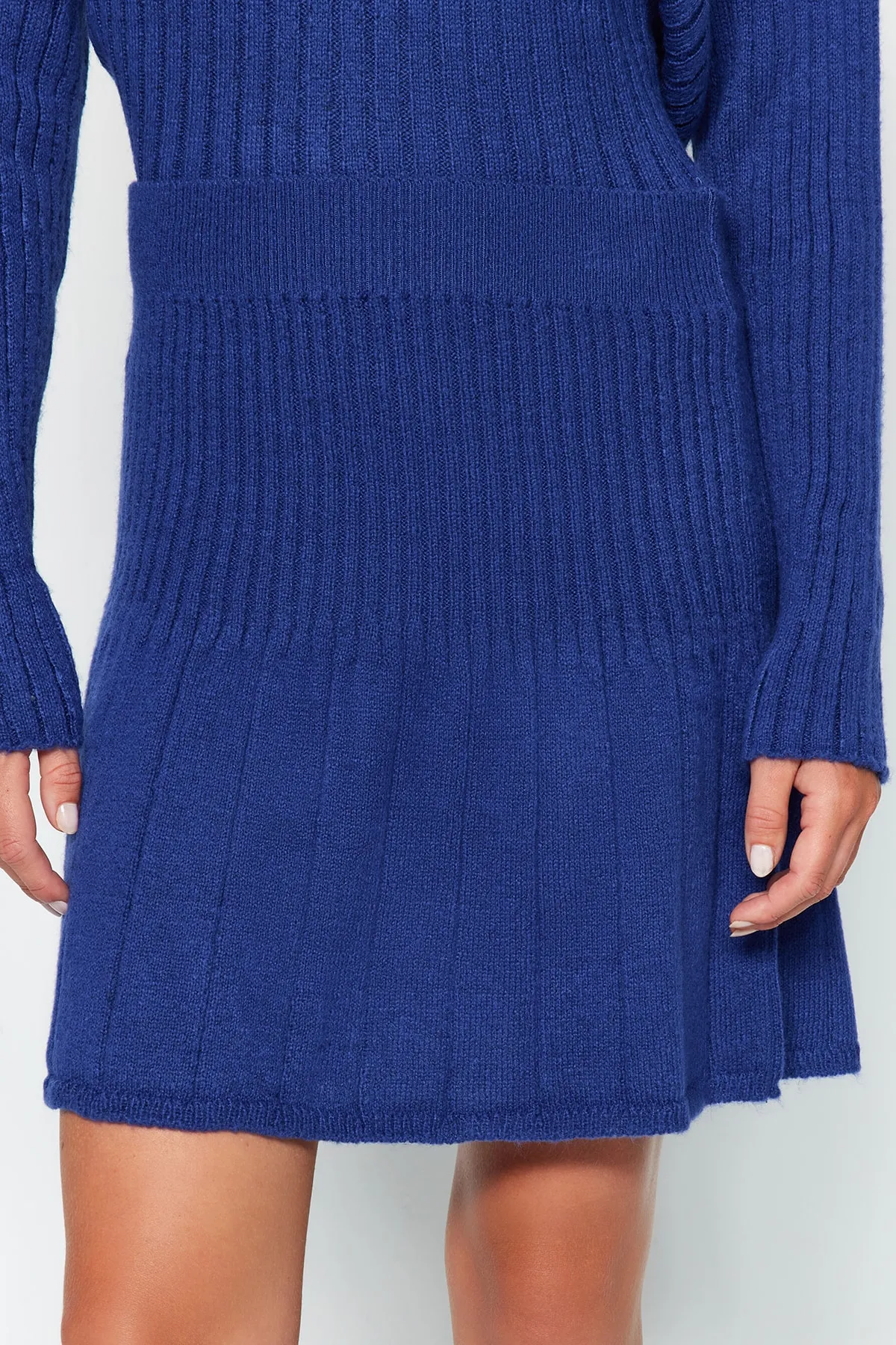 Trendyol Collection  Saks Crop Strickoberteil und Unterteil-Set TWOAW24AU00019