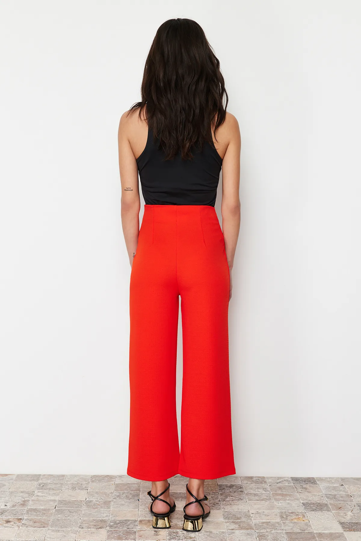 Trendyol Collection  Rote, dehnbare Culotte-Hose mit hoher Taille - TWOSS24PL00036