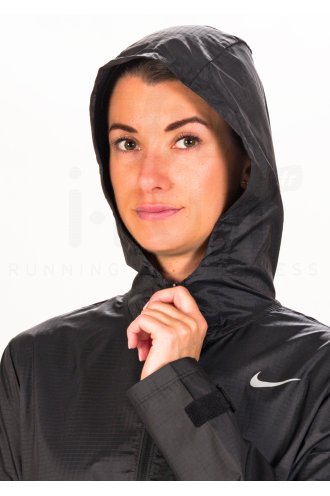Nike Essential W
