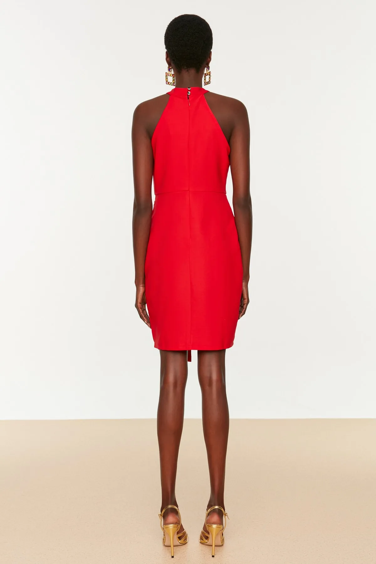 Trendyol Collection  Rotes, figurbetontes, gefüttertes, elegantes Abendkleid TPRAW19BB0007
