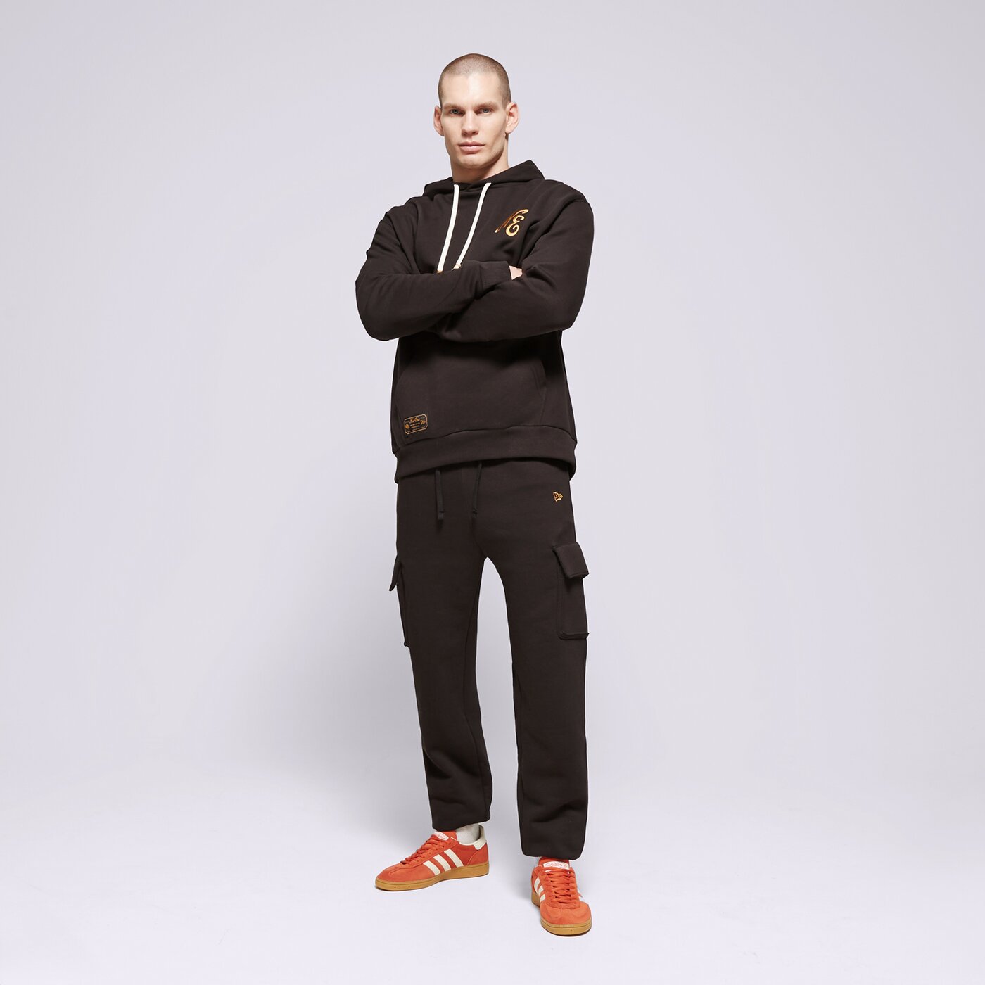 NEW ERA HOODIE NE SCRIPT LOGO NONE Schwarz