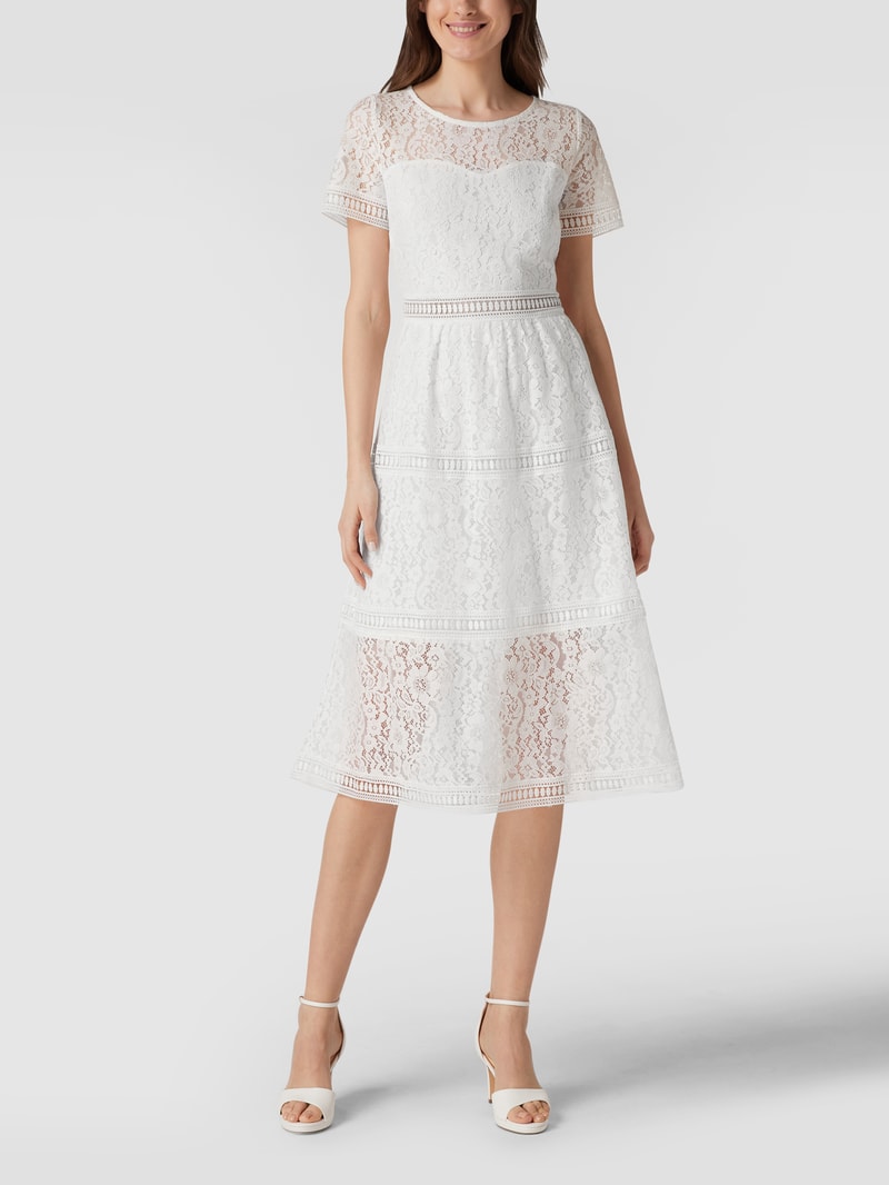 Cocktailkleid aus floralen Stickereien in offwhite