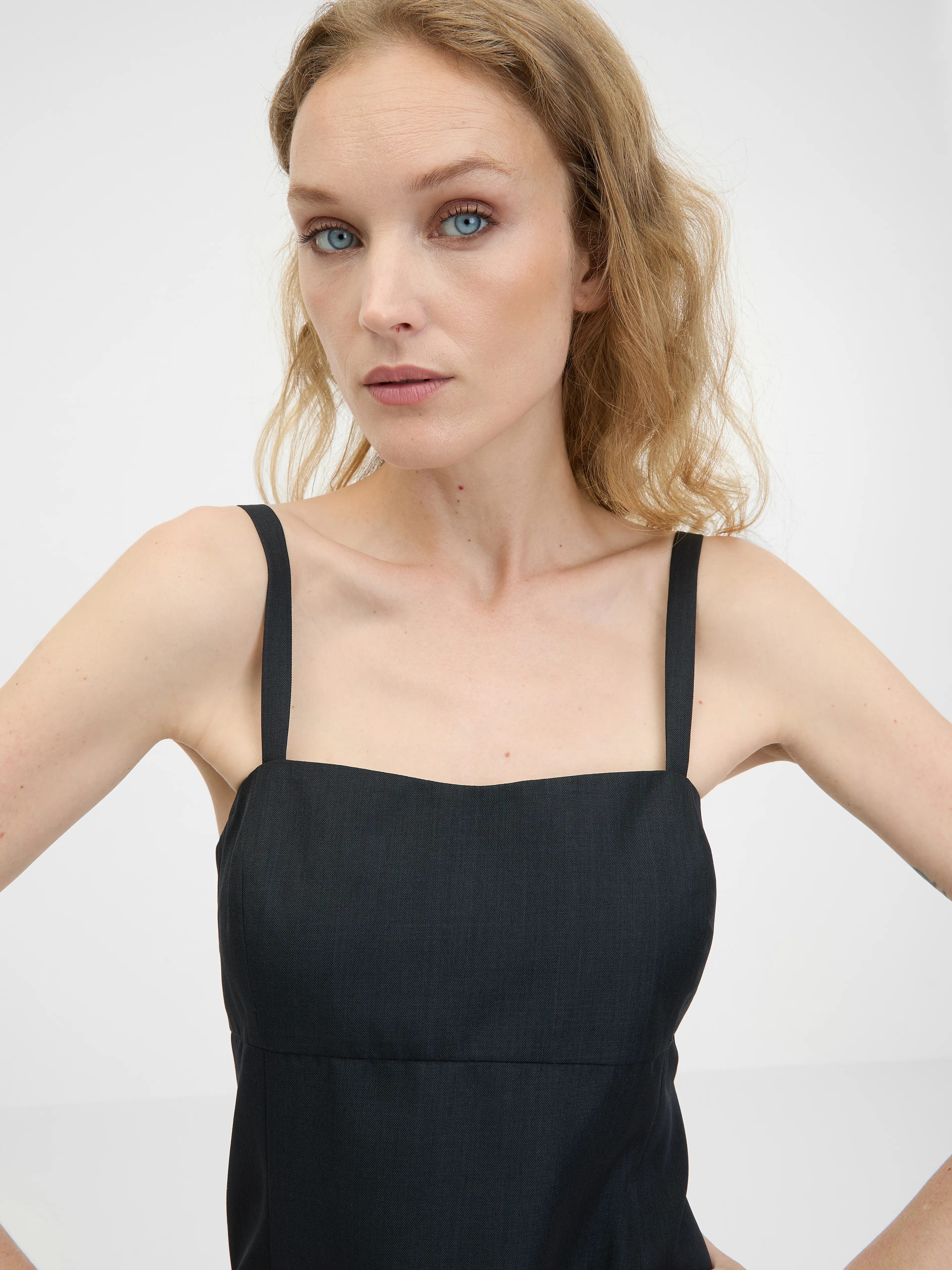 Schwarzes kurzes Damenkleid ORSAY