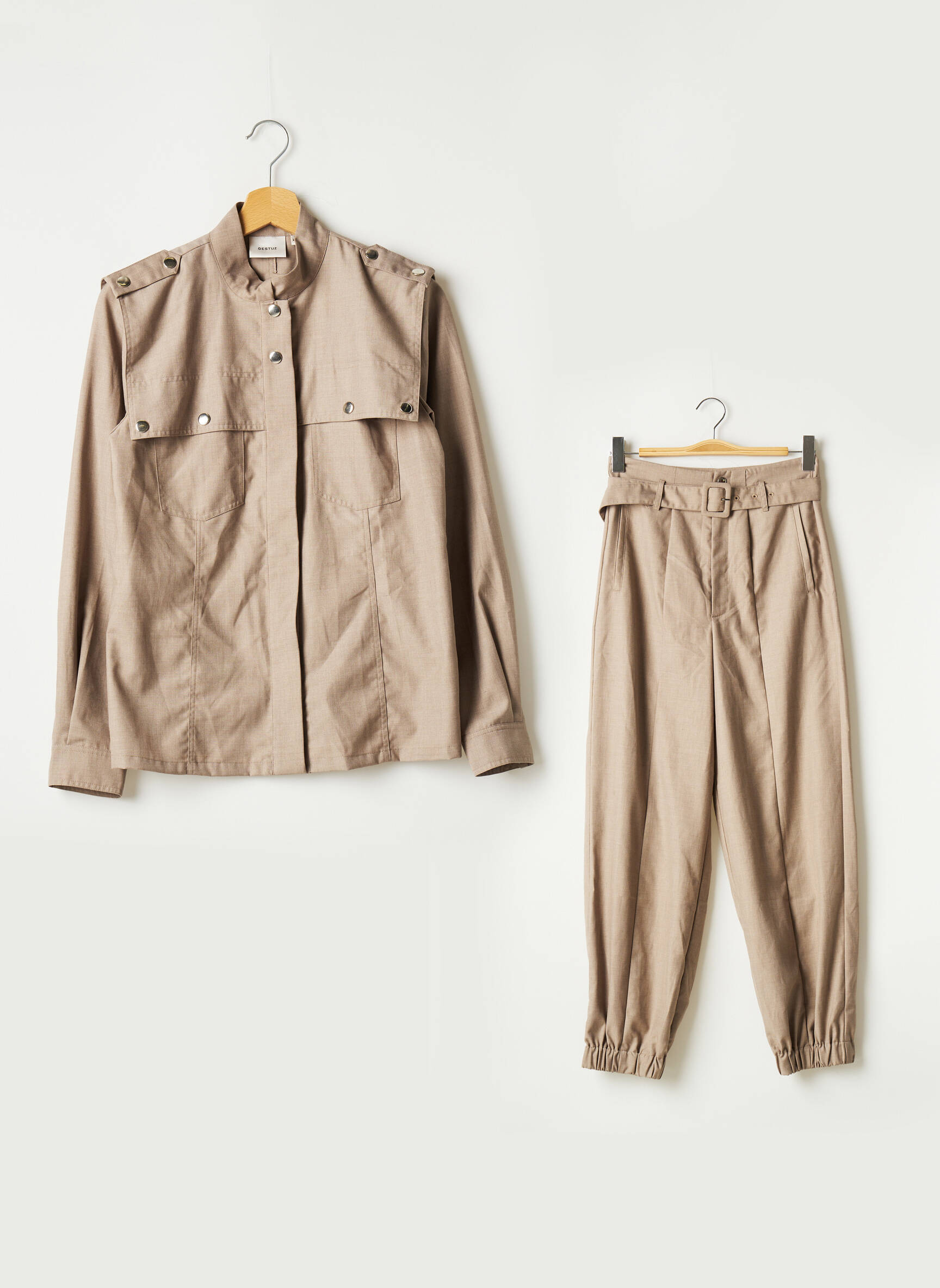 Gestuz Ensembles Pantalon Femme couleur gris