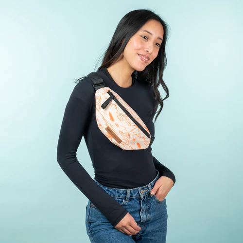 Small pink Saint Raphael fanny pack